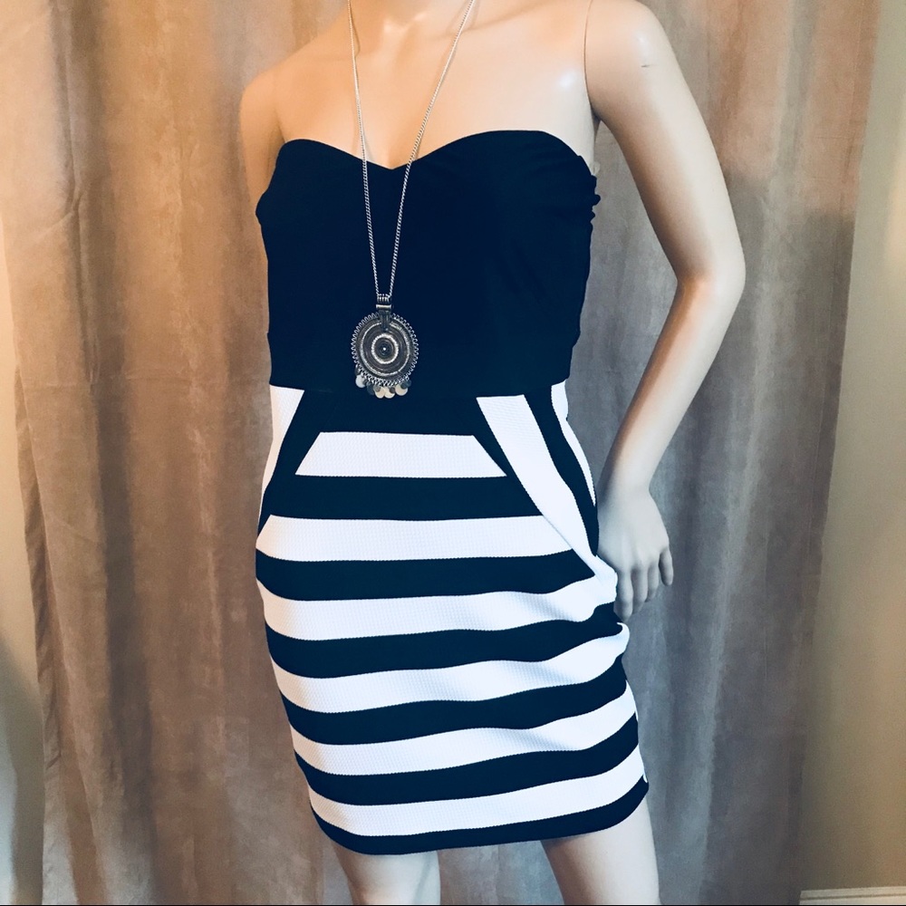 NWOT Strapless Mini Dress
